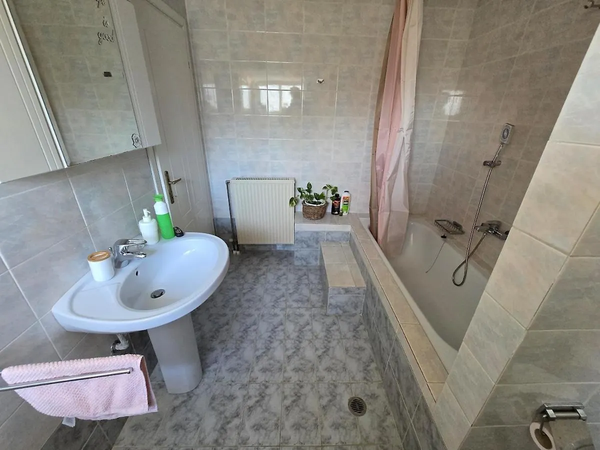 Esperides Apartment Agia Triada  Greece
